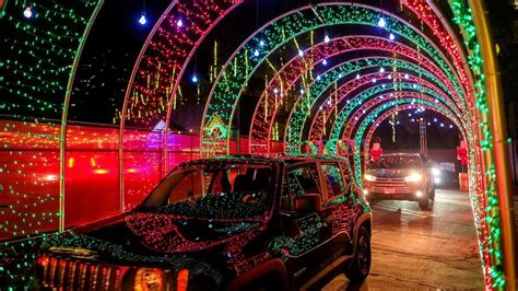 The Best Drive-Thru Christmas Lights in the U.S. | The Discoverer