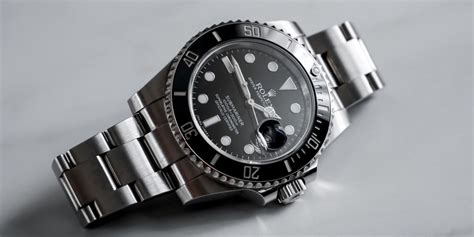 Rolex Submariner Review, Expert Buyers Guide, & Pricing