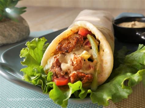 Grilled chicken shawarma with Lebanese bread – Food Fusion