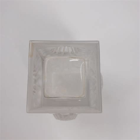 Lalique Crystal Paquerettes Cigarette Vase