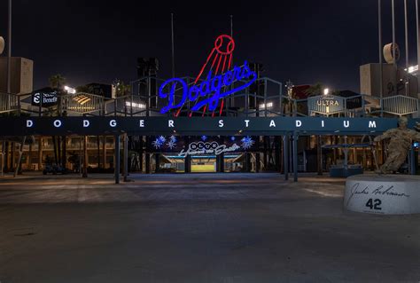 YDI Dodgers – Center Field Plaza