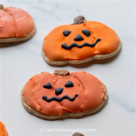 Decorated Pumpkin Cookies Recipe: How to Make Adorable Pumpkin Sugar Cookies - Entertaining Diva ...