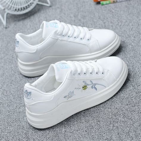 Qoo10 - Women Classic White Sneakers Lace Up Sports Shoes Ladies Fashion Plus ... : Shoes