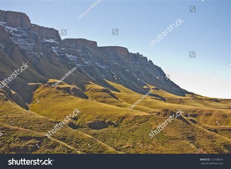 Drakensberg Mountains With Snow Dusting Stock Photo 112108616 : Shutterstock