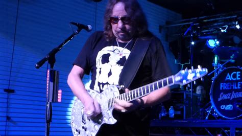 Ace Frehley - New York Groove LIVE [HD] 1/20/17 - YouTube