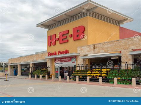 SAN ANTONIO, TX, USA - NOVEMBER 9, 2018 - Fountain Drinks Machine At ...