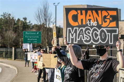 Roseburg High School will retain its contentious Native American-themed ...