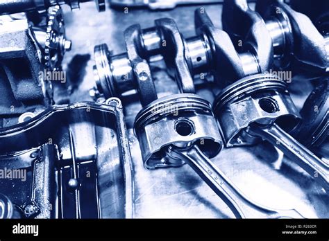 Repair the car engine Stock Photo - Alamy