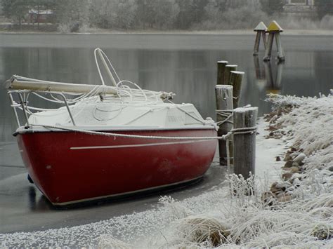 Transport Company - How to Move and Store Your Boat for a Chicago Winter