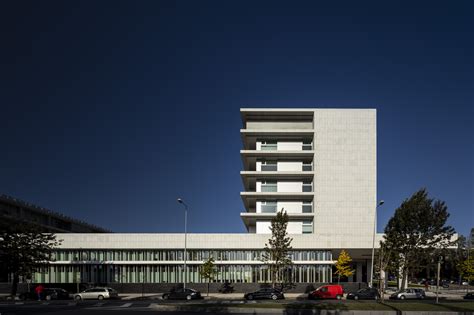 Gallery of Expansion of Hospital da Luz in Lisbon / RISCO - 7