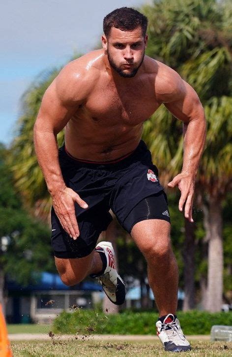 Pin by Wade Scott on Football Hotties in 2020 | Muscular men, Athletic ...