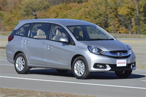 2013 New Honda Mobilio MPV review - Autocar India