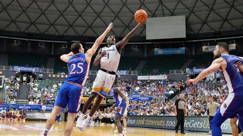 No. 4 Marquette routed No. 1 Kansas 73-59 in testy Maui semifinal ...