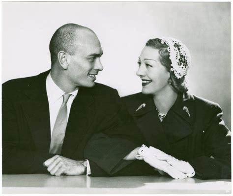 [Publicity shot of Yul Brynner (The King) and Gertrude Lawrence (Anna ...