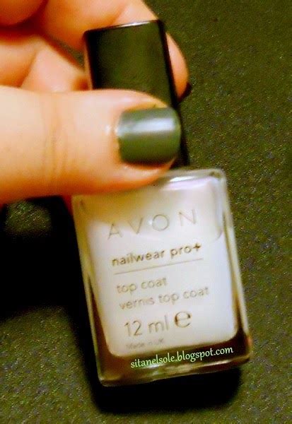 GlamourCaprices: Avon Top Coat Effetto Satinato + Nail Art Tutorial