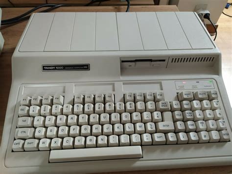 Nerdly Pleasures: The Obscure Tandy 1000 Models