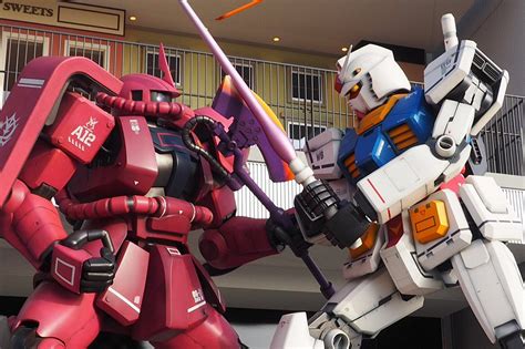 GUNDAM GUY: RX-78-2 Gundam vs. Char's Zaku II Statue @ GUNDAM SQUARE ...