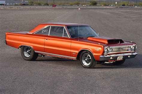 Wow! 572 Hemi GTX With A Stick Is The Perfect Driver!