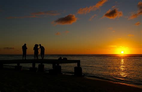 File:Sunset on Reunion Island.jpg - Wikimedia Commons