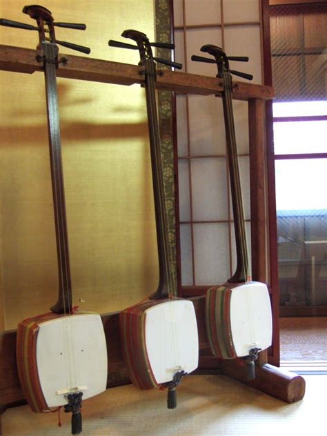 Shamisen: an Introduction in 2020 | Japan music, Japan, Traditional music