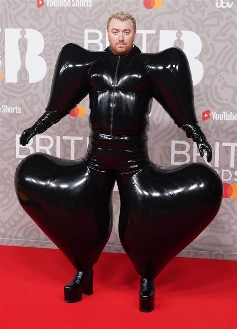 Sam Smith posing at the Brit Awards : r/facepalm