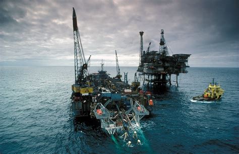 Oil firm Apache reveals plans for another restructuring