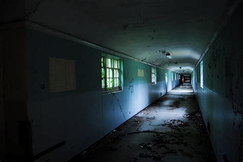 20 Haunting Pictures Of Abandoned Asylums