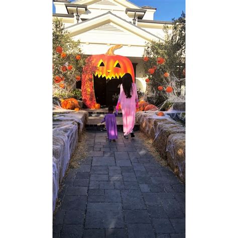 Kylie Jenner, Stormi's Superhero Costumes at Halloween Party: Pics | Us ...