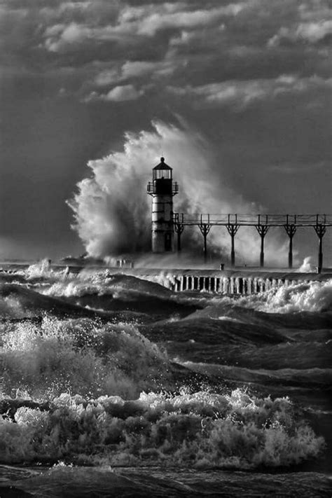 Pin by Mikael Klarkvist on Photographs b/w | Lighthouse photos ...