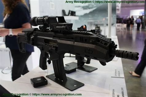 Modern Assault Rifles - Bank2home.com