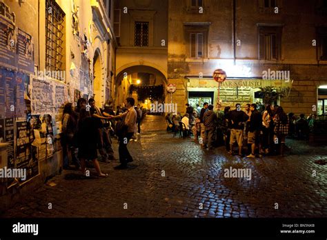 Nightlife in Trastevere, Rome, Italy Stock Photo - Alamy