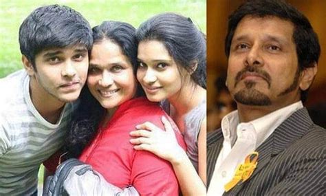 Chiyaan Vikram Family Photos Hd | Family