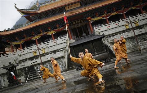 Young monks train in martial arts at Chongqing’s Shaolin Temple - Global Times