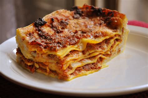 lasagna bolognese with bechamel sauce