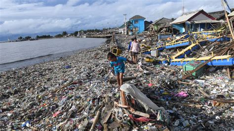 Indonesia Raises Alert Level After More Volcano Eruptions