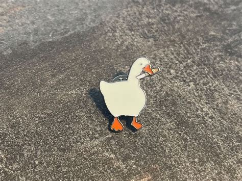 Angry Goose Meme Pin | Kaufen auf Ricardo