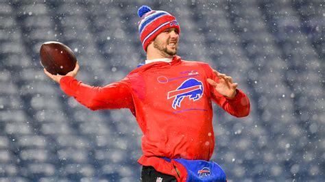 What Cold? Why Josh Allen Reportedly Will Go Sleeveless In Patriots-Bills