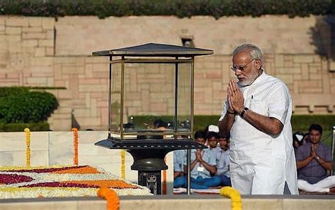 PM pays tributes to Mahatma Gandhi and Lal Bahadur Shastri on their ...