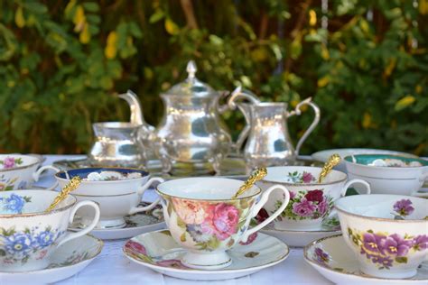 Home & Living Kitchen & Dining Vintage mismatched tea cups and saucers ...