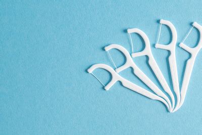 9 Best Dental Floss Alternatives (#9 Will Surprise You!) - Modern ...