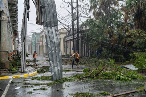 Hurricane Ian strikes Cuba, Florida braces for winds, floods - WHYY