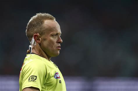 AFL 2020: Ray Chamberlain says umpires will be rusty when season restarts