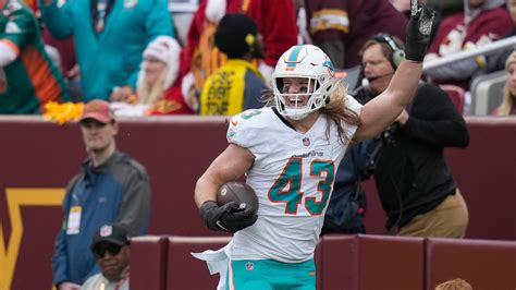 Former UW players Van Ginkel, Ingold thriving with AFC leader Dolphins