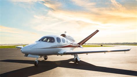 The Cirrus SF50 Vision Jet Is the World's Smallest And Most Affordable Private Jet ...