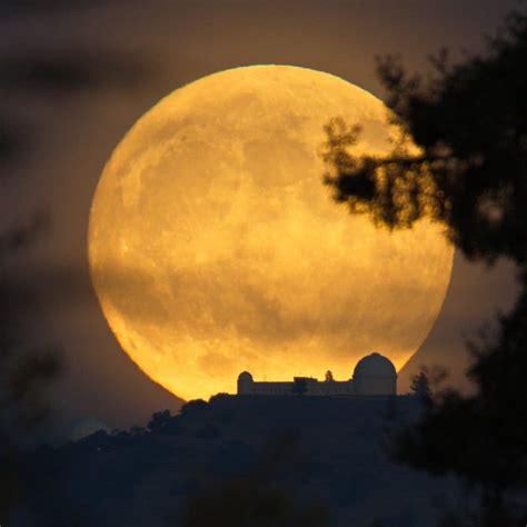 The Hunter’s Moon is here and it’s super (Photos) - The Washington Post