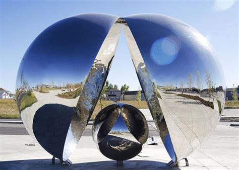 Contemporary Outdoor Metal Sculpture Polished Finishing Corrosion Stability