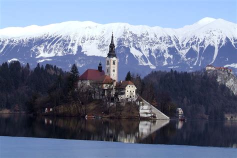 Bled lake and Assumption of Mary Pilgrimage Church, Sloven… | Flickr