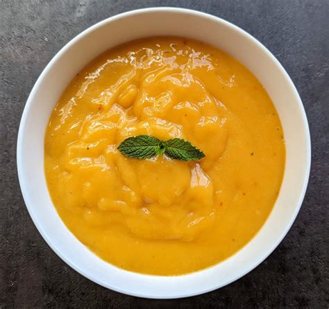 Aamras Recipe | Sweet Pureed Mangoes - VegeCravings