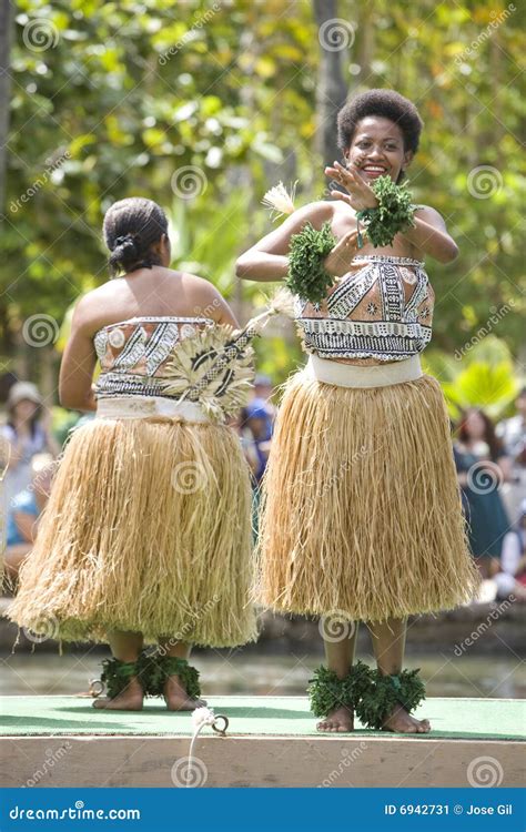 Fijian Dancers 1601 editorial photo. Image of tradition - 6942731