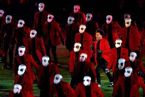 Halftime show review: The lost Weeknd falls short of Super Bowl caliber - Chicago Sun-Times